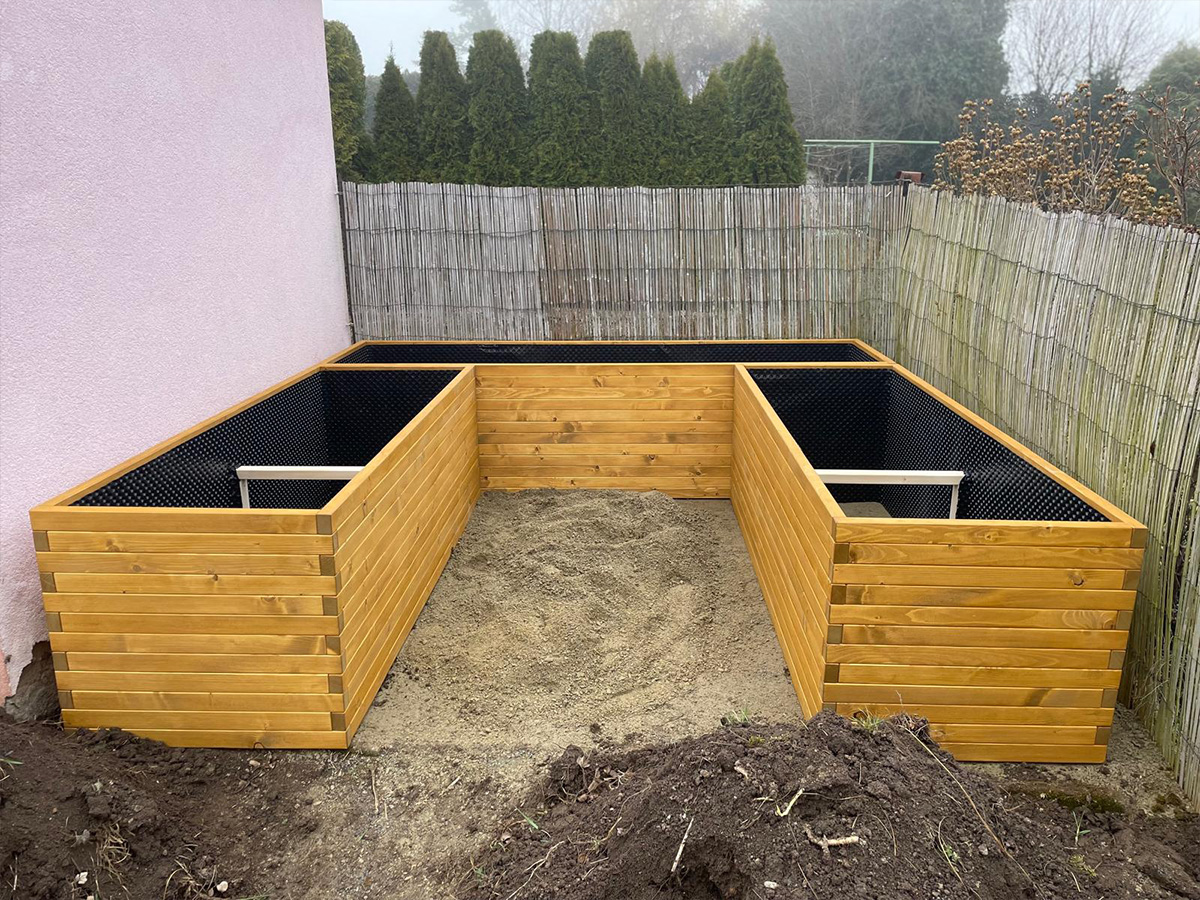 Dřevěný truhlík bez viditelných spojů
